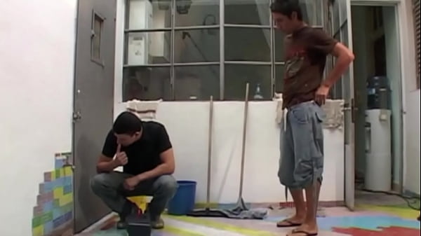 Hetero e desempregado fode gay e pede dinheiro ao finalizar.