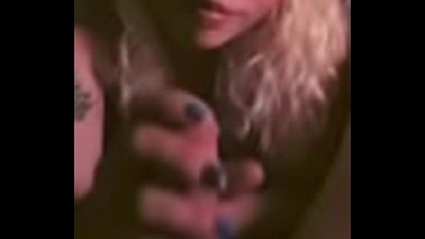 Barefoot Goddess up Blowjob