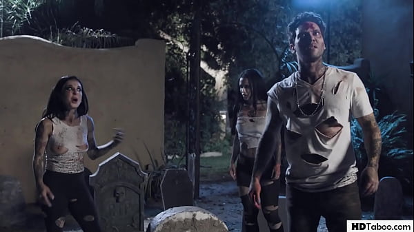 Sexe Au Cimetière Avec Des Fantômes - Katrina Jade, Joanna Angel, Lacy Lennon Et Small Hands