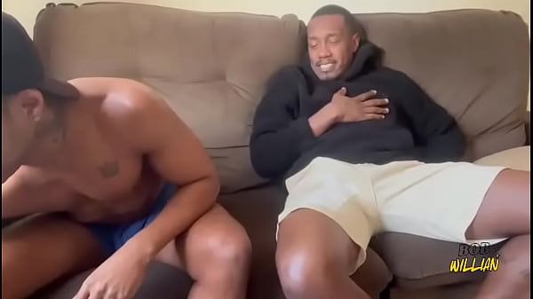 Download Video - Fui pegar a chave na casa da minha namorada e acabei pegando meu cunhado