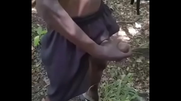 Negão que tomava conta de carro na rua me fudeu...