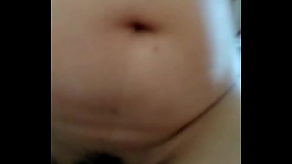 Me penetra por el culo mientras tengo juguete en el coño