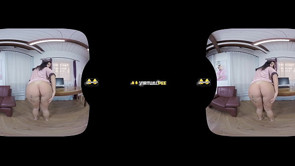Virtual reality porn piss drinking for sexy babe Isabel Dark