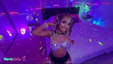 Luna Spreads Wide As Brian Drills Her Cunt Under Uv Rave Strobes!