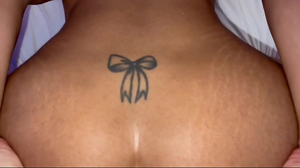 Download Video - Olha o que fizeram comigo&comma; acabaram com o meu cu &comma; primeiro foi o marido pra abrir caminho para o pau gigante do amigo&excl;