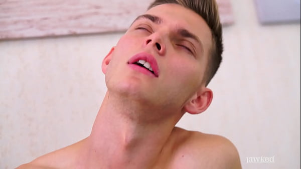 Download Video - Jawked -  Hard Bodied Jock Tommy Gold Naked Workout