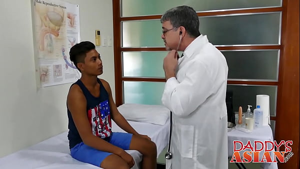 Download Video - Handsome Asian twink gets his ass barebacked by horny doctor