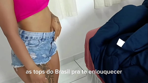 Morena Espetacular Rabuda da Show de Sexo Oral Depois de Dar a Bucetinha Gostoso Recebeu Leitinho Quente na Boquinha