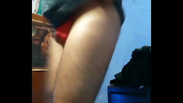 Amo dançar e ver os caras me olhando