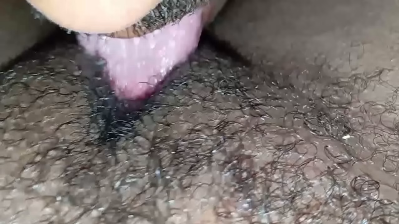 chupando a buceta suada da crente casada depois do culto