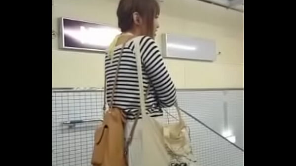 《パンチラ動画》３人のお姉さんのパンティ