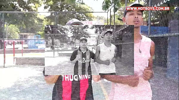 Download Video - Mega dotado botando o m&eacute;dico urs&atilde;o pra mamar