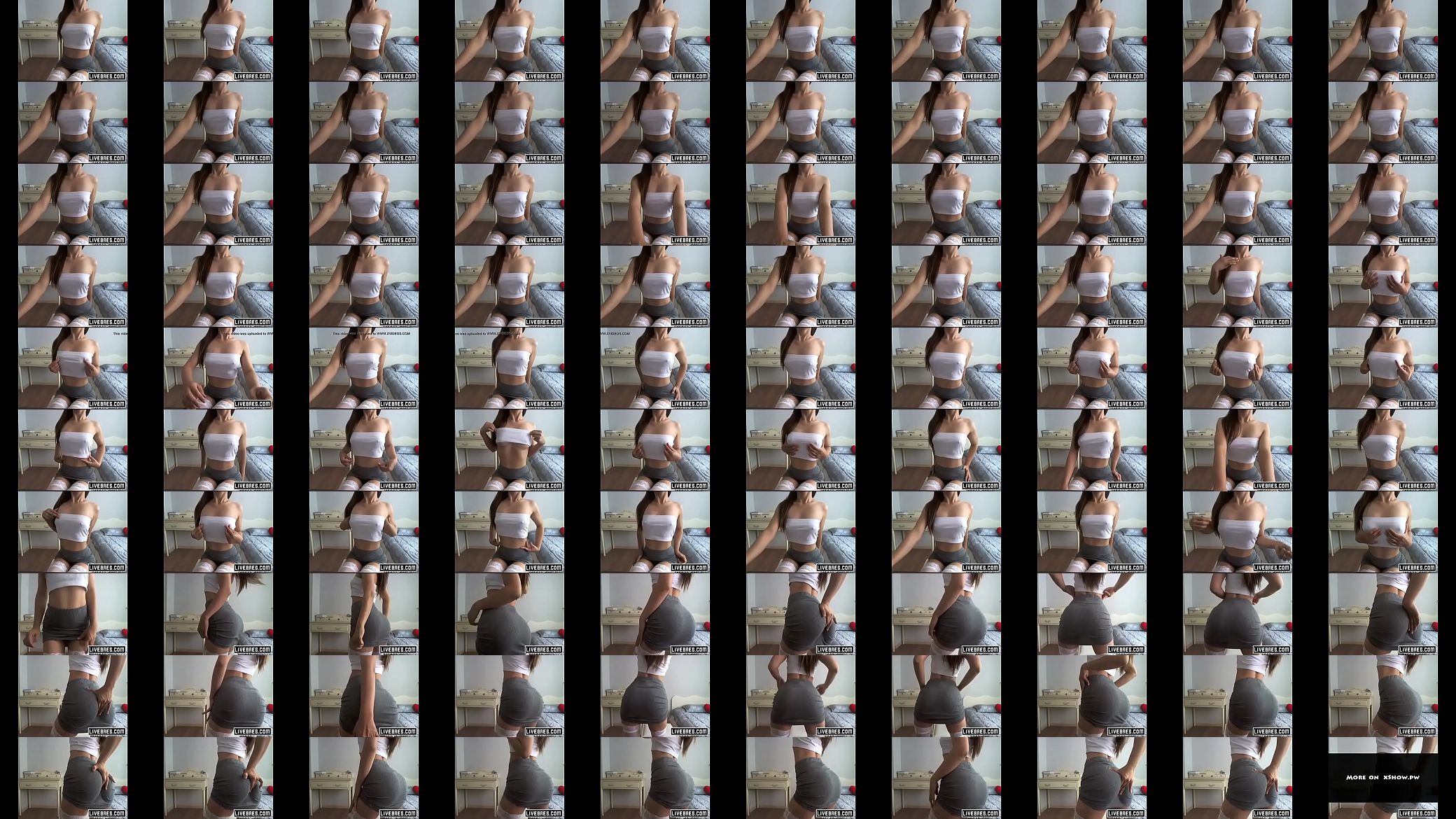 Emily Showing off Her Body on Live Show 预览图