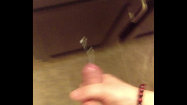 Amateur cumming hard