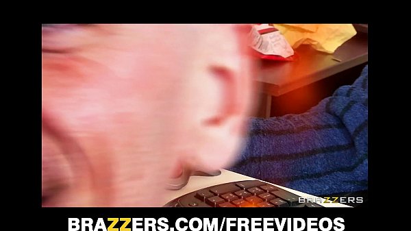 SEXY Latina Veronica Rodriguez learns she can squirt