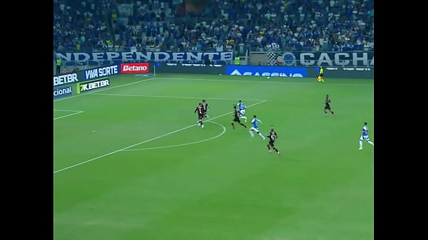 Kaio Jorge usufruindo de cariocas sem vergonha