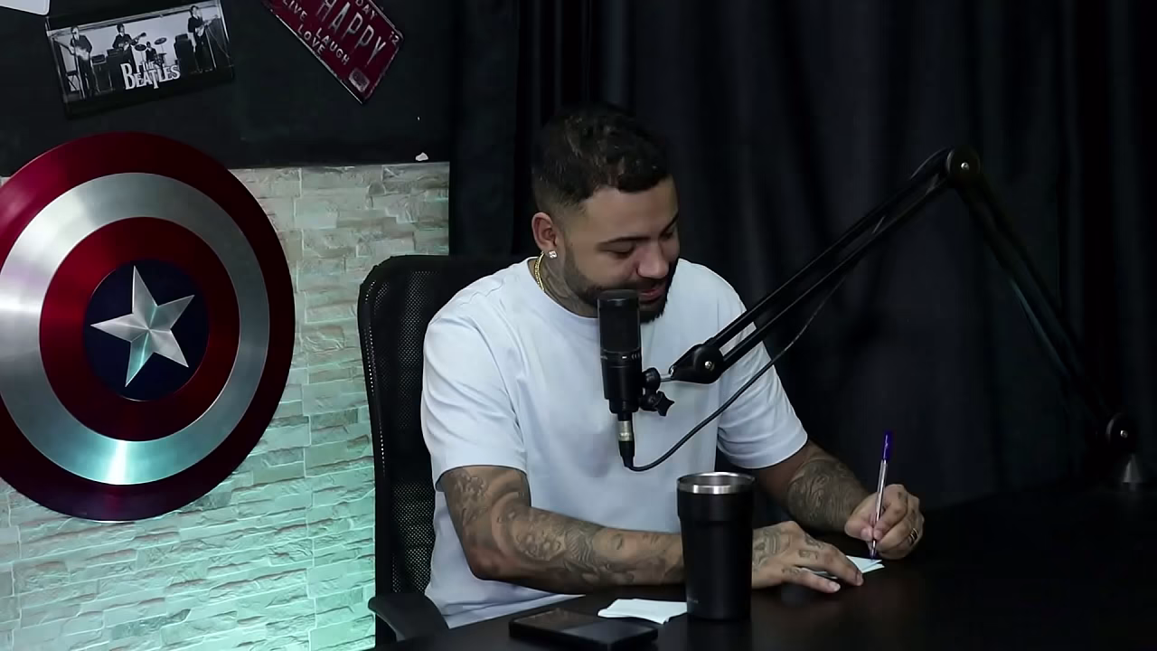 TEM MUITO EGO NAS CRIADORAS, QUER DAR PRO MAXIMO GARCIA, E INVENTOU UMA HIST&Oacute_RIA PARA A M&Atilde_E - BI MEJIA