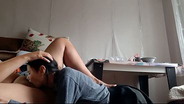 I give my girlfriend a head massage while she sucks, kisses, and licks my pussy
