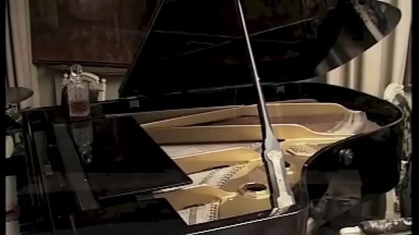 The pianist Daniella Schiffer double penetrated by 2 cocks