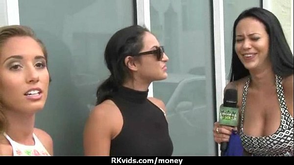 Amateur girl accepts cash for sex from stranger 21