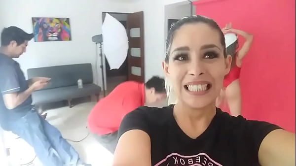 Aquí trabajando andamos con sofia joseph DEBUT EN mundoXoficialPhotos Gustavomorreyra