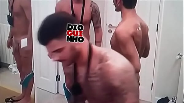 Download Video - Esteves mostra sua big piroca&excl;