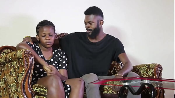 Novinha foi lanchinho do casal, levou rolada no cuzinho e ficou bem arrombadinha