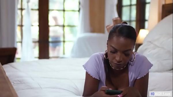 I seducing my black roomie with a help of the lesbian spirit! - Jessie Saint, Daya Knight