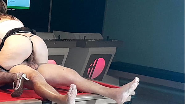 Leaked video of civil police officer having sex in a bar in São Paulo