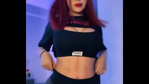 A rich gamer moving her ass
