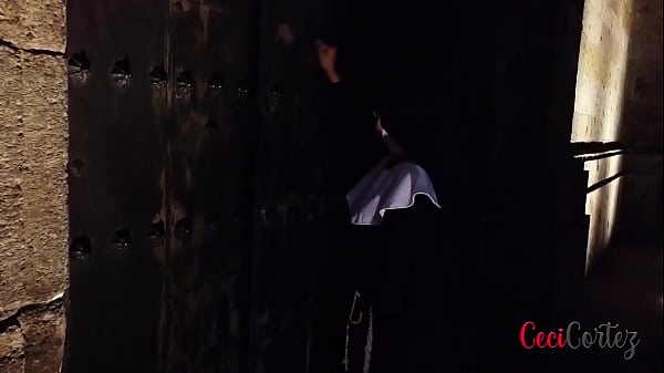 Monja Caliente Confiesa Fantas�as Prohibidas Y Folla Con El Cura