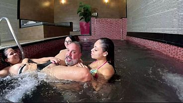 Lots of debauchery in the motel pool, me and two friends with Binho Ted.