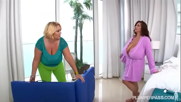 thumb massaging maria moore