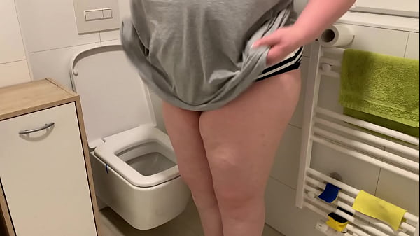 thumb pee before bed