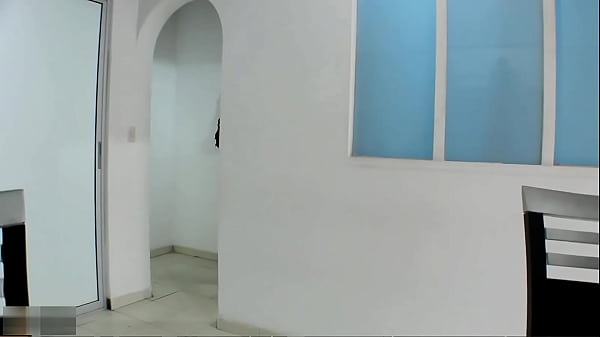 Download Video - Me follo a la cachonda de mi empleada envi&aacute;ndola a casa llena de leche - CREAMPIE - Porno en Espa&ntilde;ol