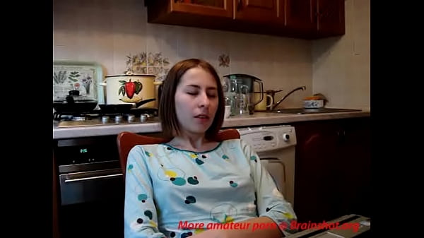 Teenie fingers to orgasm in kitchen
