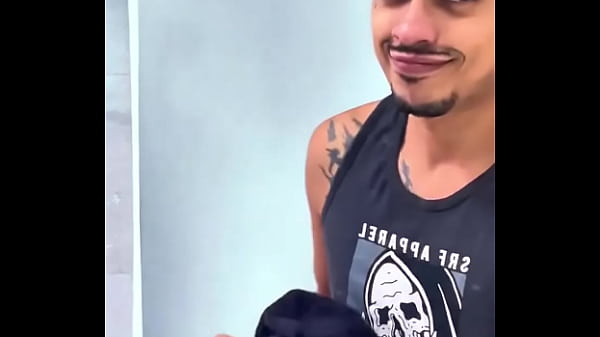 Bigode Cresce Né