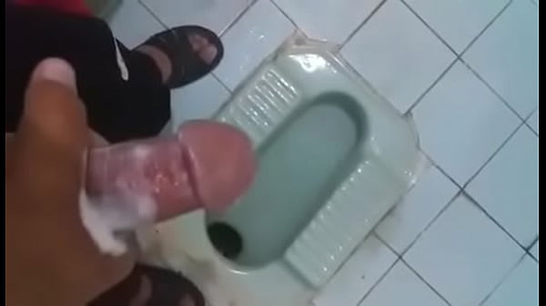 Pakistani teen jerking off his big dick
