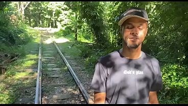 A young, greedy woman on the train tracks meets a gold miner; he ejaculates for her.