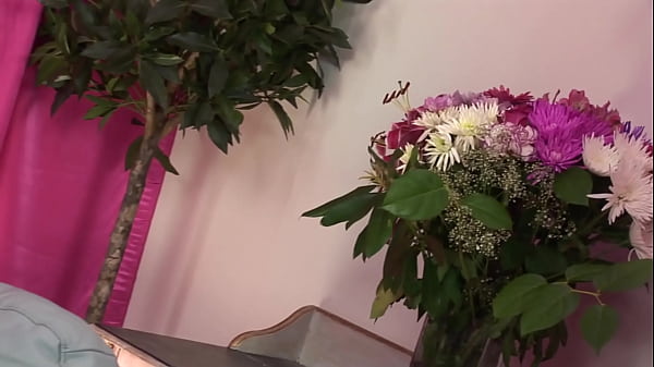 Cindy Behr Opens Her Pussy Up For You Using Four Fingers!