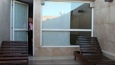 sexo rapidito en la terraza de mi vecina, casi nos atrapan!